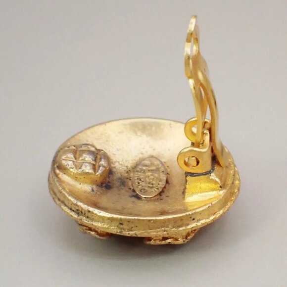 CHANEL CC Logo Round Button Earrings 94A Clip-On Gold France Vintage - Picture 9 of 13